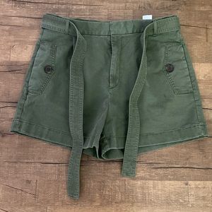 Women’s Banana Republic Authentic Chino Shorts Olive Green